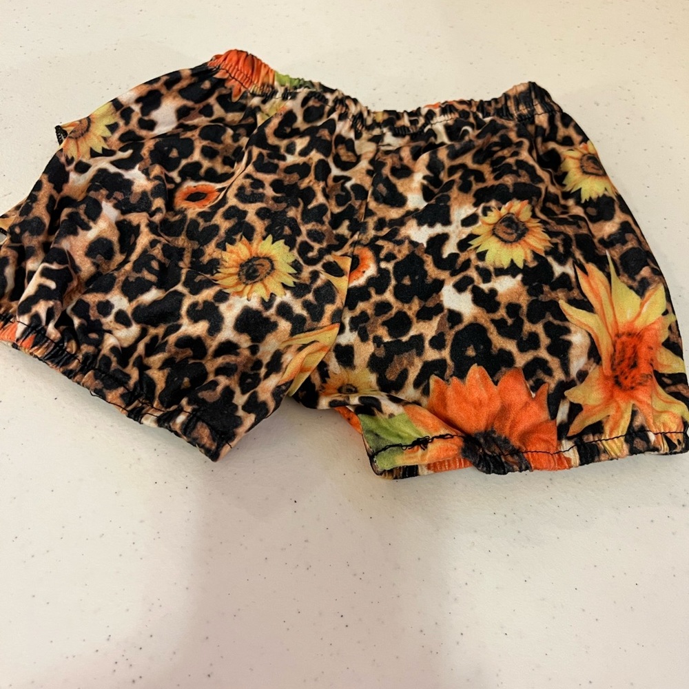Baby clothes size 6 months